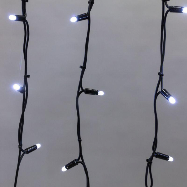 Гирлянда светодиодная "Айсикл" (бахрома) 5х0.7м 152LED бел. 12Вт IP67 эффект мерцания провод черн. каучук Neon-Night 255-365